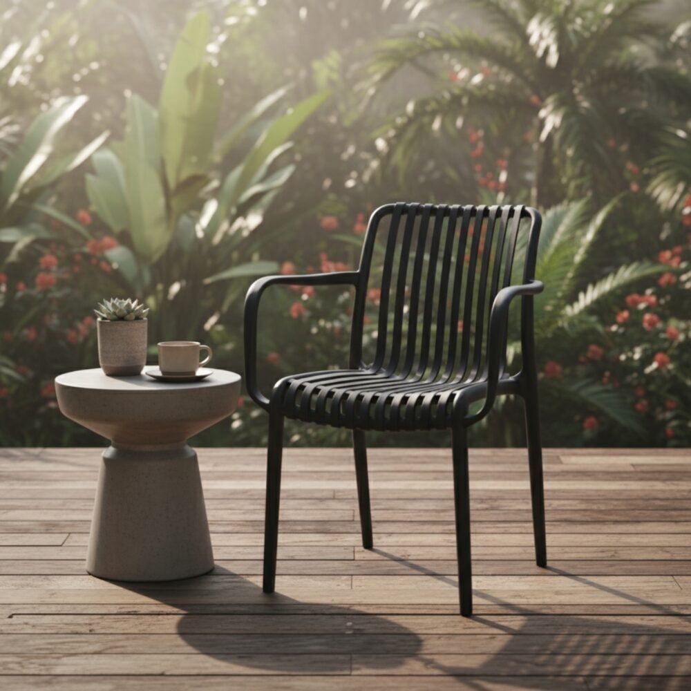 Silla de Diseño Terra Negra – Apoyabrazos, Apilable y Versátil