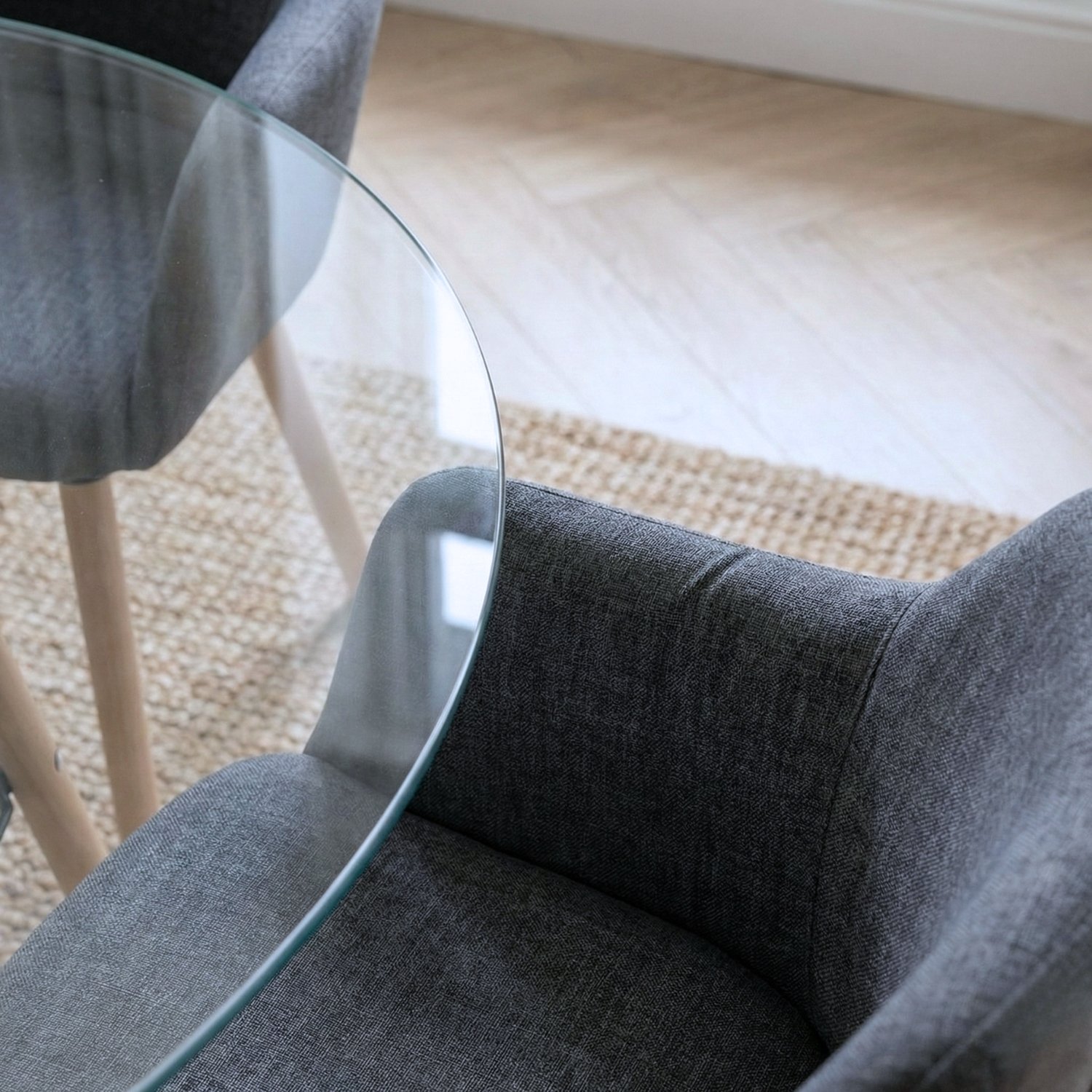 Entre Nos Home Comedor Ámbar 4 Puestos | Mesa Redonda Vidrio y Sillas Gris Grafito - Image 4