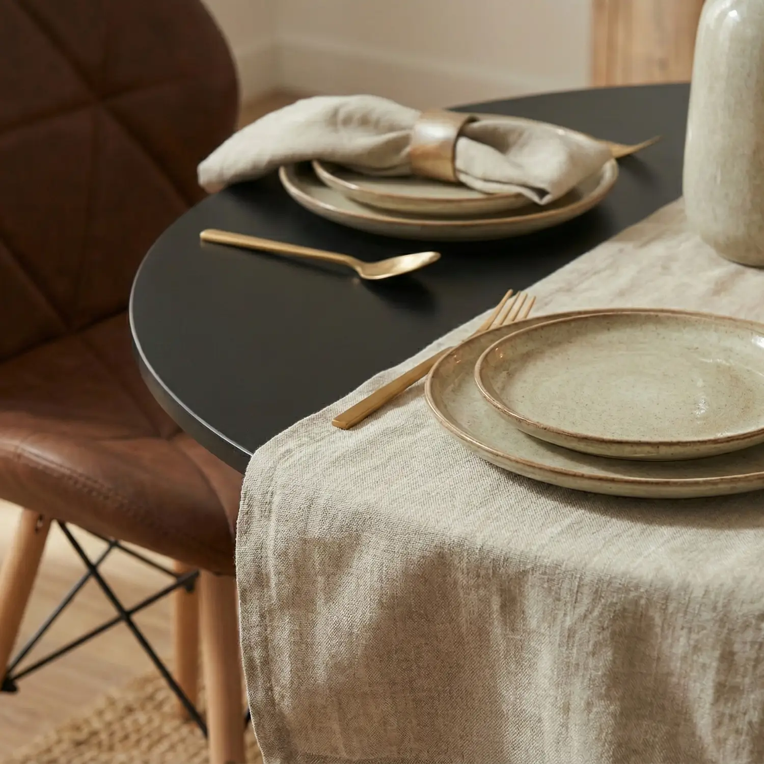 Entre Nos Home Comedor Mariposa 4 Puestos | Mesa Negra 90 cm y Sillas Chocolate - Image 3