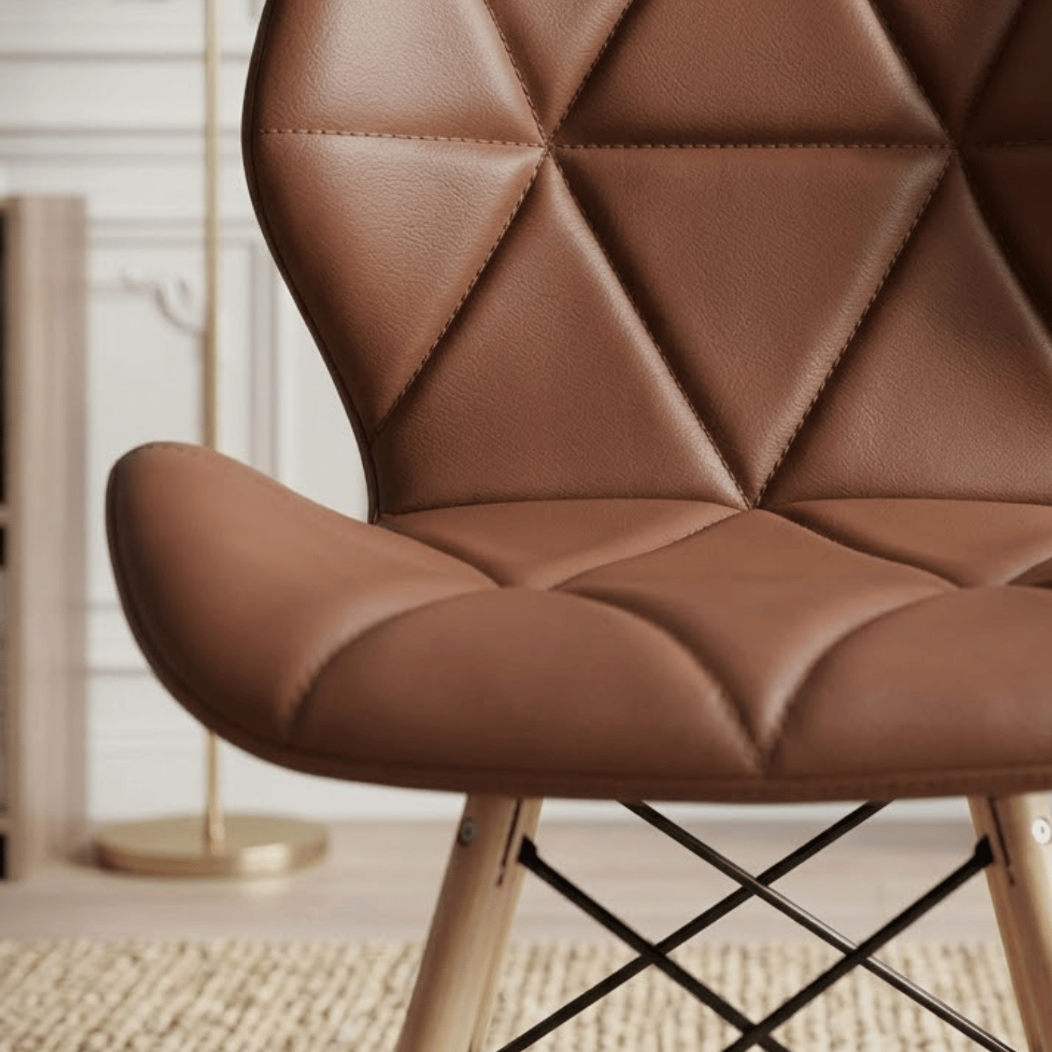 Entre Nos Home Set de 4 Sillas Mariposa Chocolate | Ecocuero y Madera de Arce - Image 4
